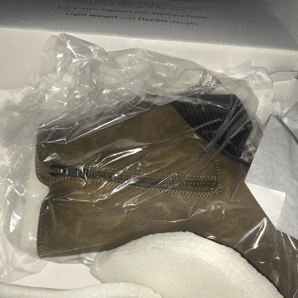 Olive booties - Picture 6 of 6